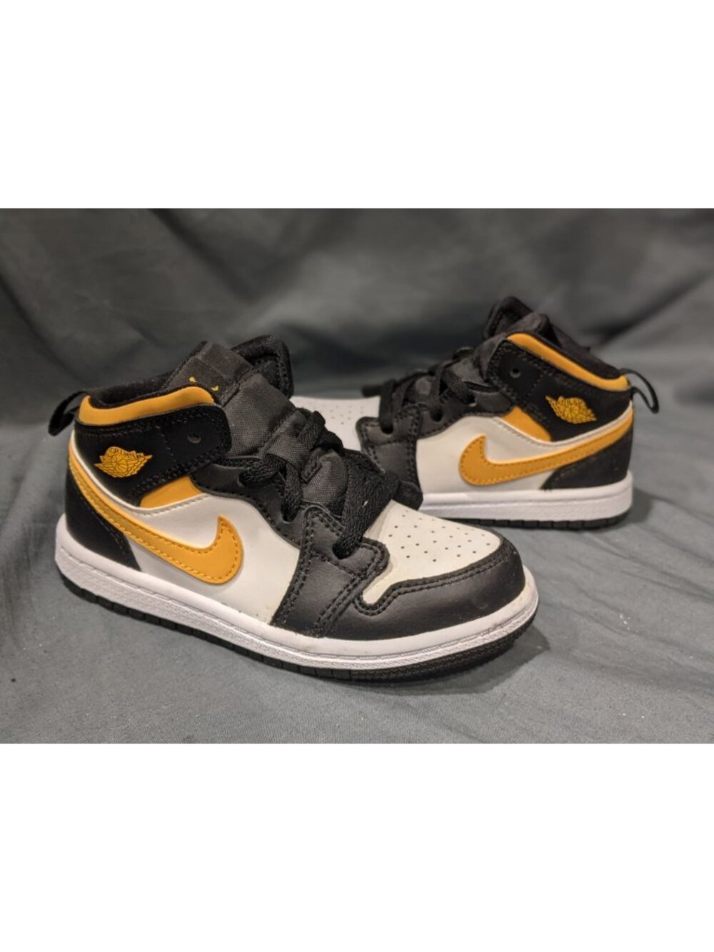 Nike Toddlers Jordan AJ 1 Mid(TD) Yelloe Black Size 9 NEW NO BOX